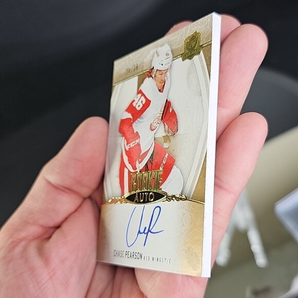 2022-23 Rookie Chase Pearson Rookie Auto 34/36 #127 - Picture 7 of 9